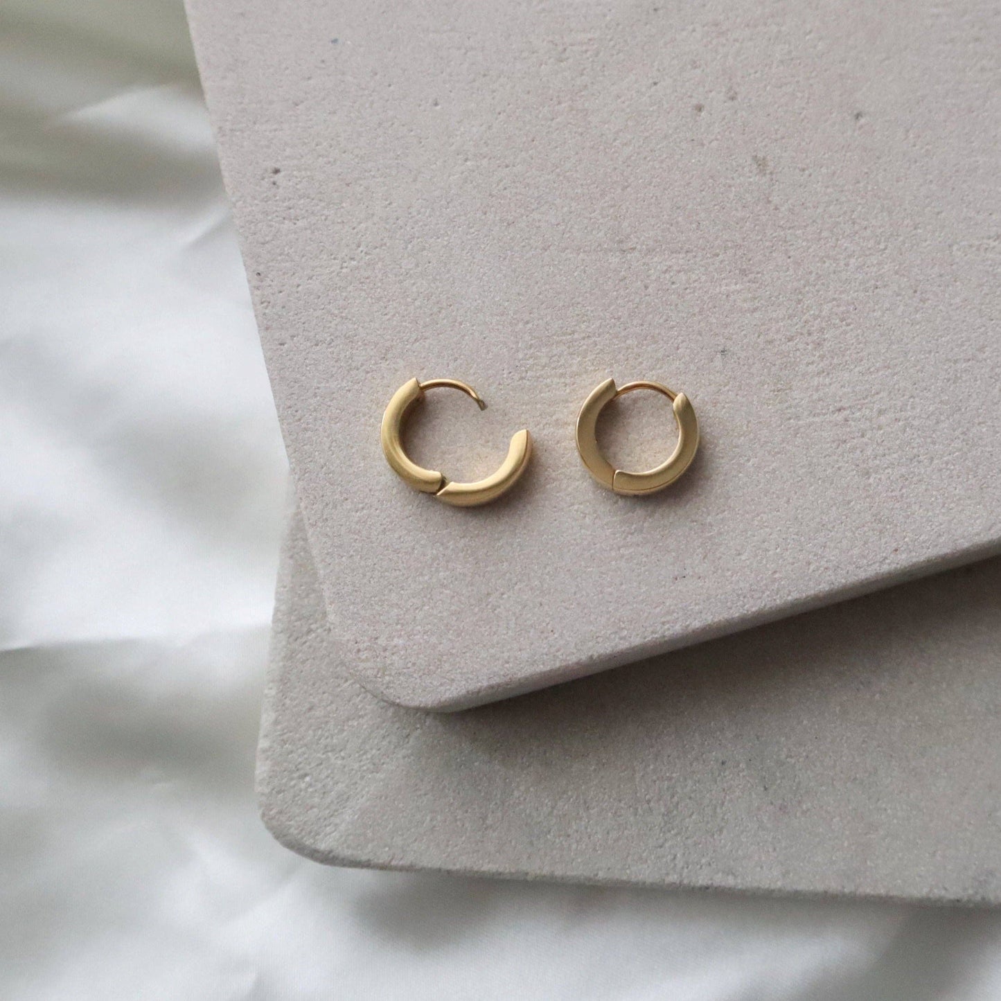 Minimalistic Hoops