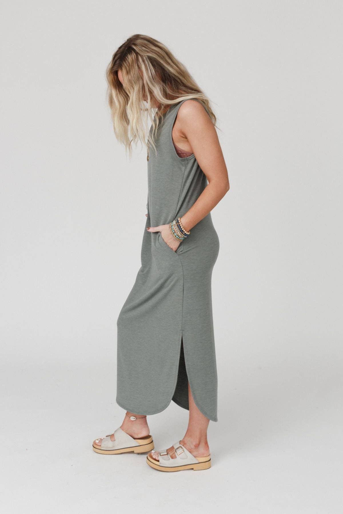Cassie Sleeveless Pocket Slinky Maxi Dress - November Moon