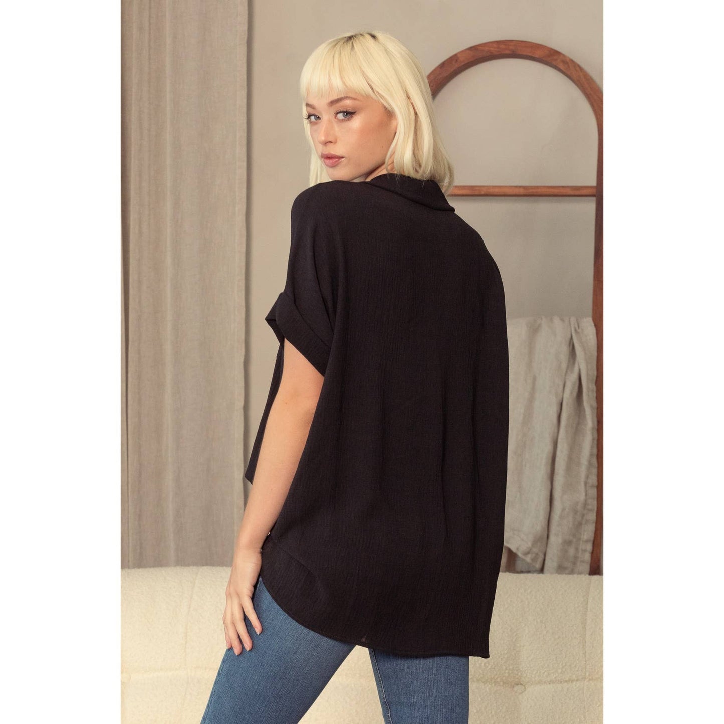Air Flow Short Sleeve Blouse - Black