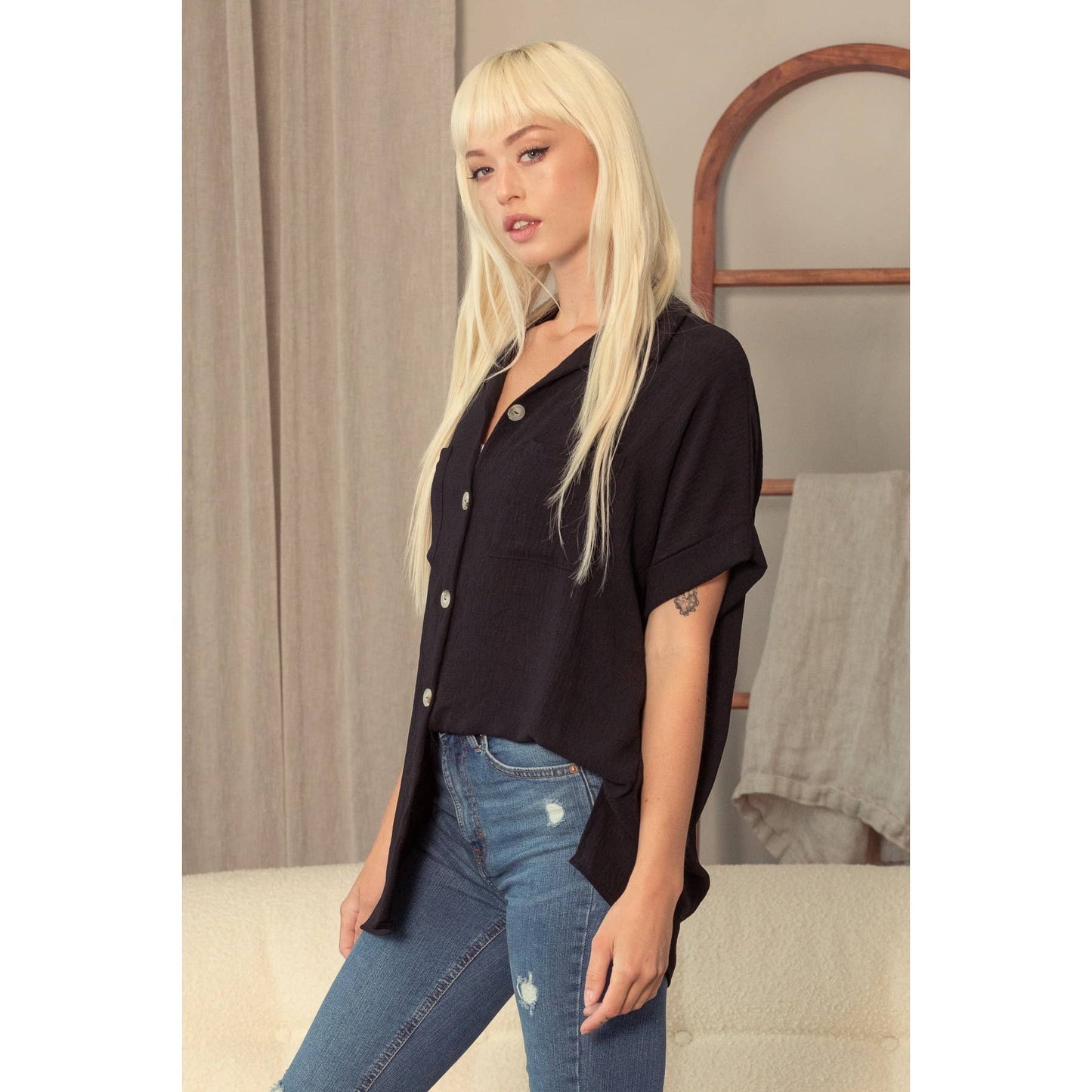 Air Flow Short Sleeve Blouse - Black