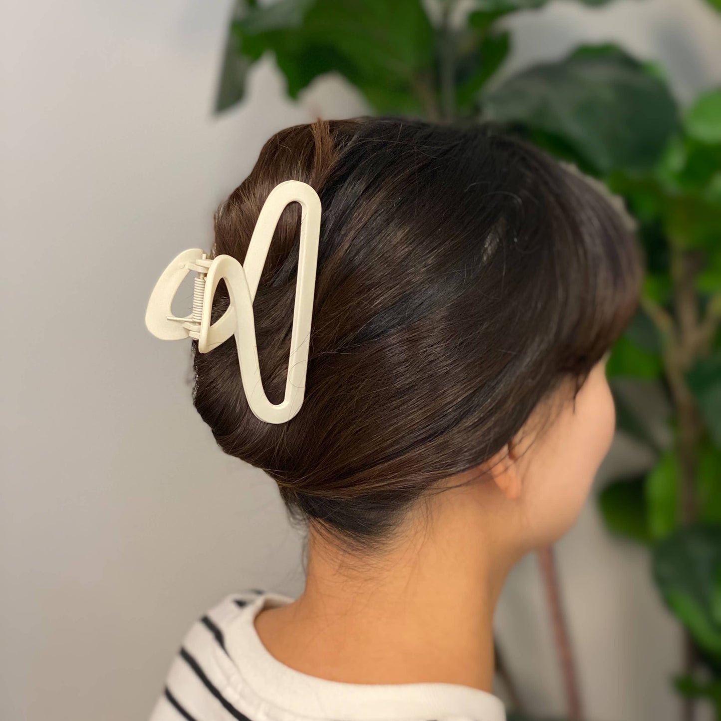 Retro Hair Claw Clip